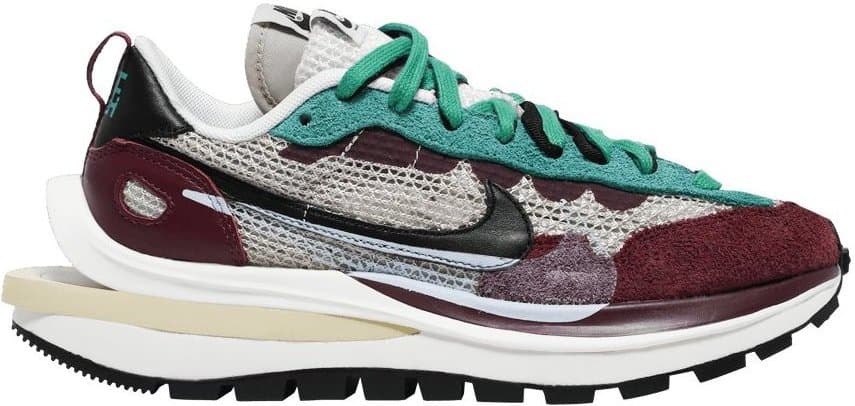 Nike Vaporwaffle — sacai Villain Red Neptune Green