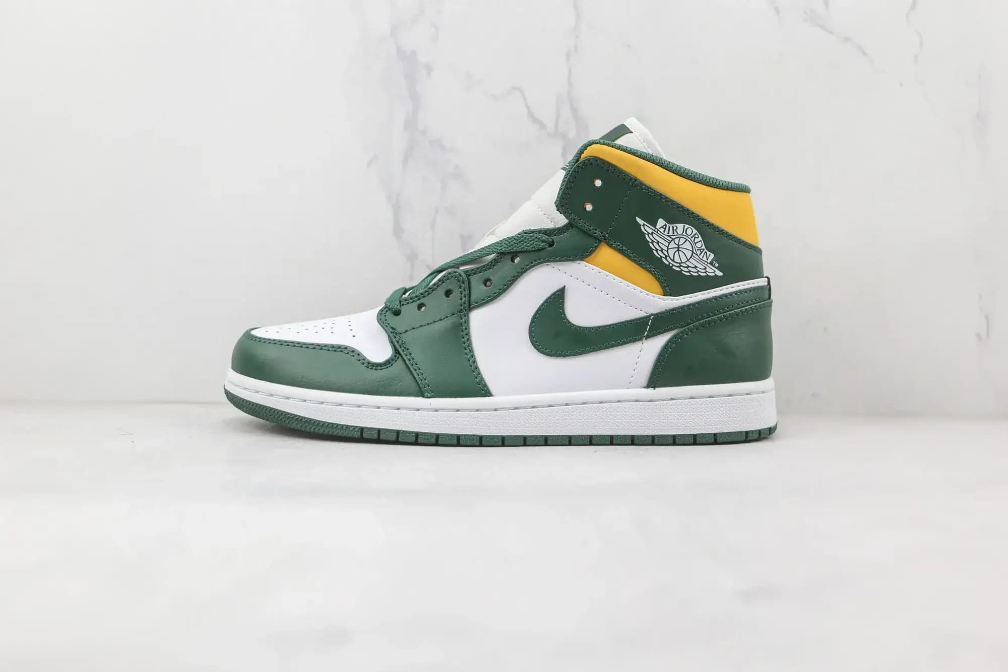 Jordan NIKE Air Jordan AJ1 Mid — White green yellow