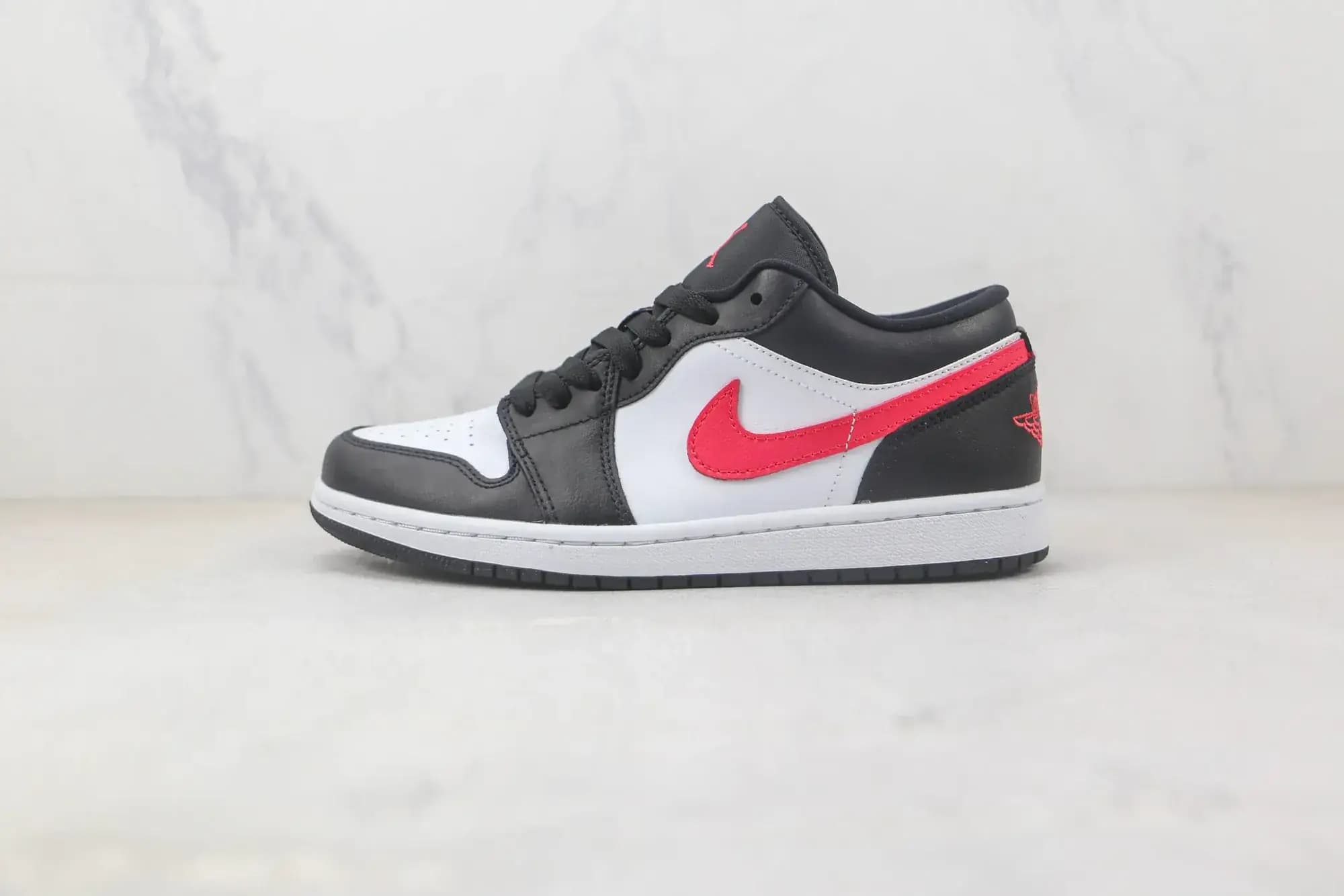 Jordan Nike Air Jordan 1 Low — Black Siren Red