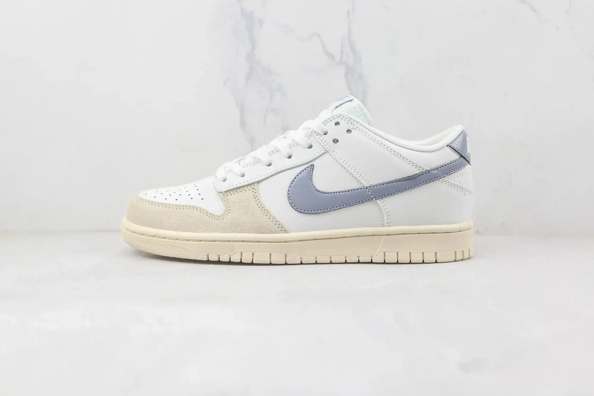 Nike NK SB Dunk Low — Grey White