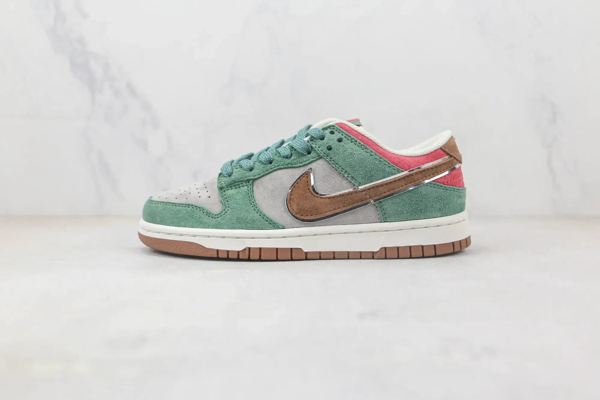 Nike Otomo Katsuhiro x NK SB Dunk Low Steamboy OST — Green