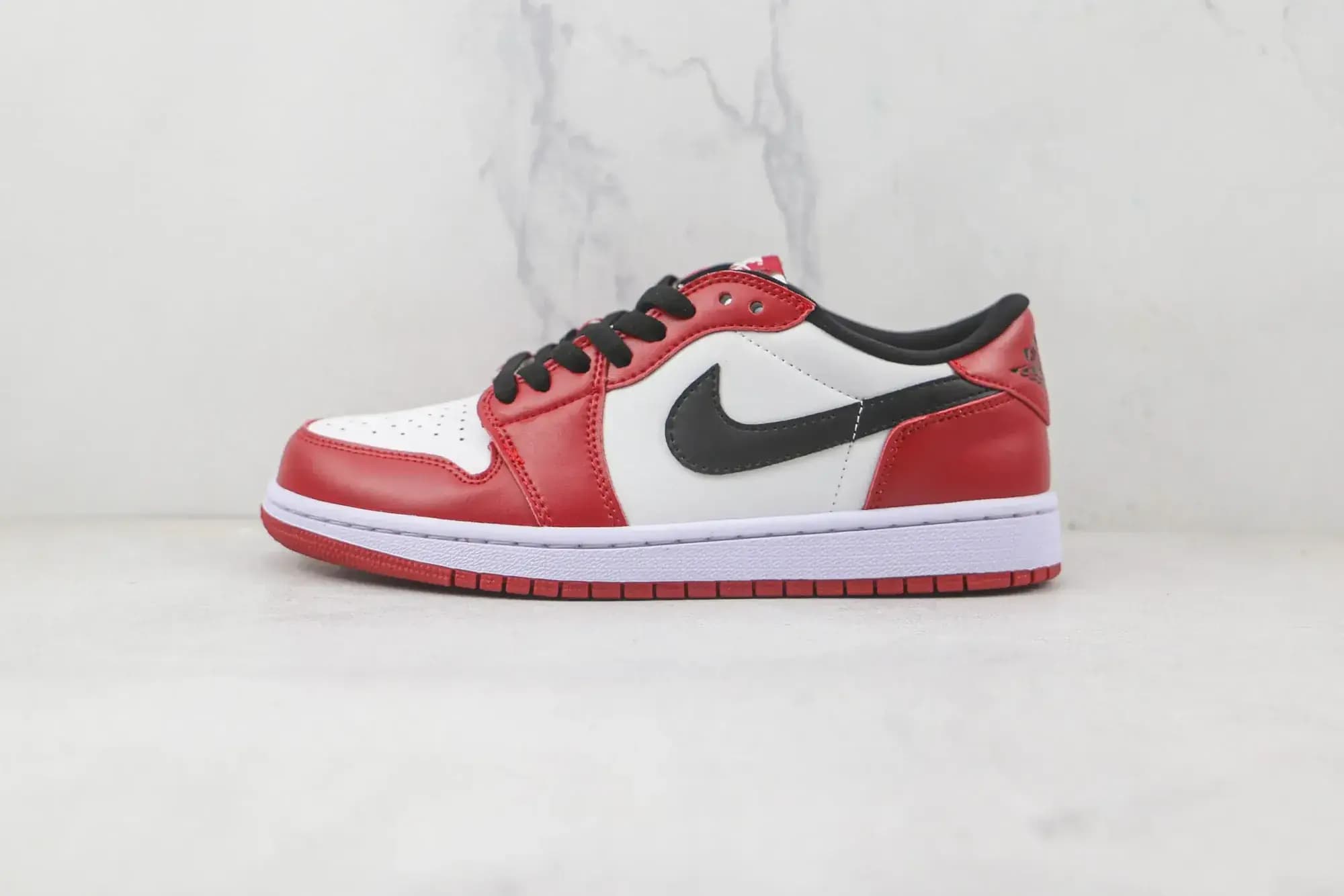 Jordan Nike Air Jordan 1 — Red White