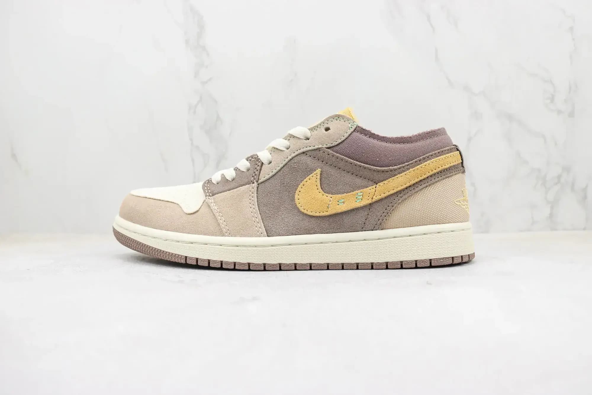 Jordan Nike Air Jordan 1 Low SE Craft — Taupe Haze