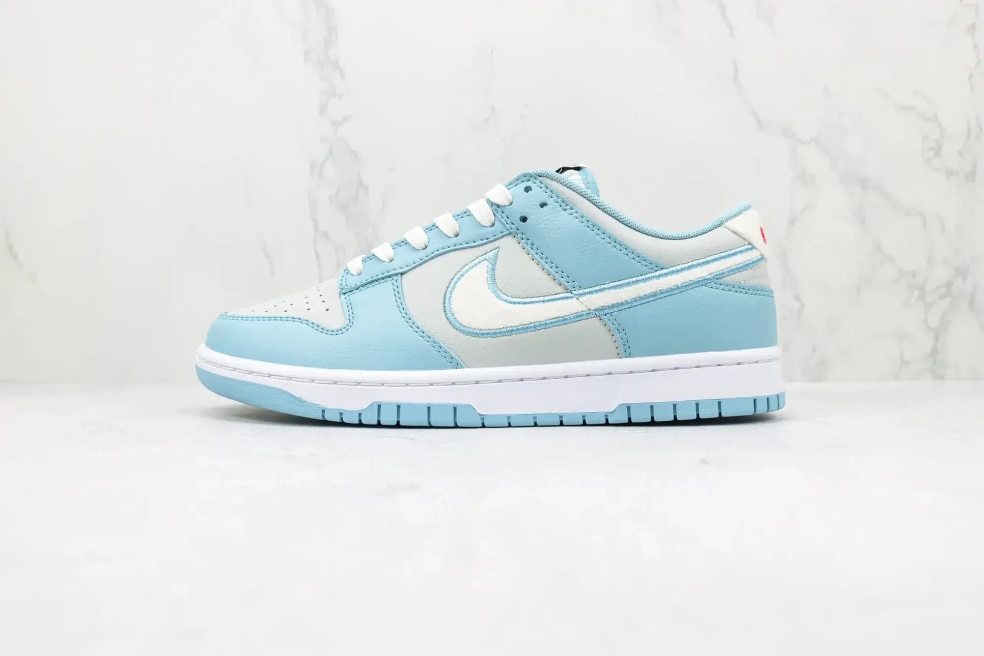 Nike Dunk Low Retro Fleece Swoosh Worn — Blue