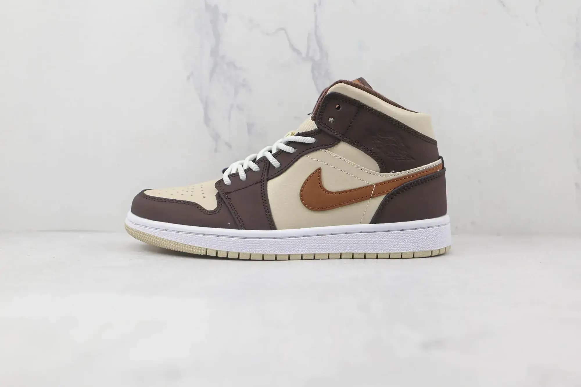Jordan NIKE Air Jordan AJ1 Mid — Brown yellow brown hook