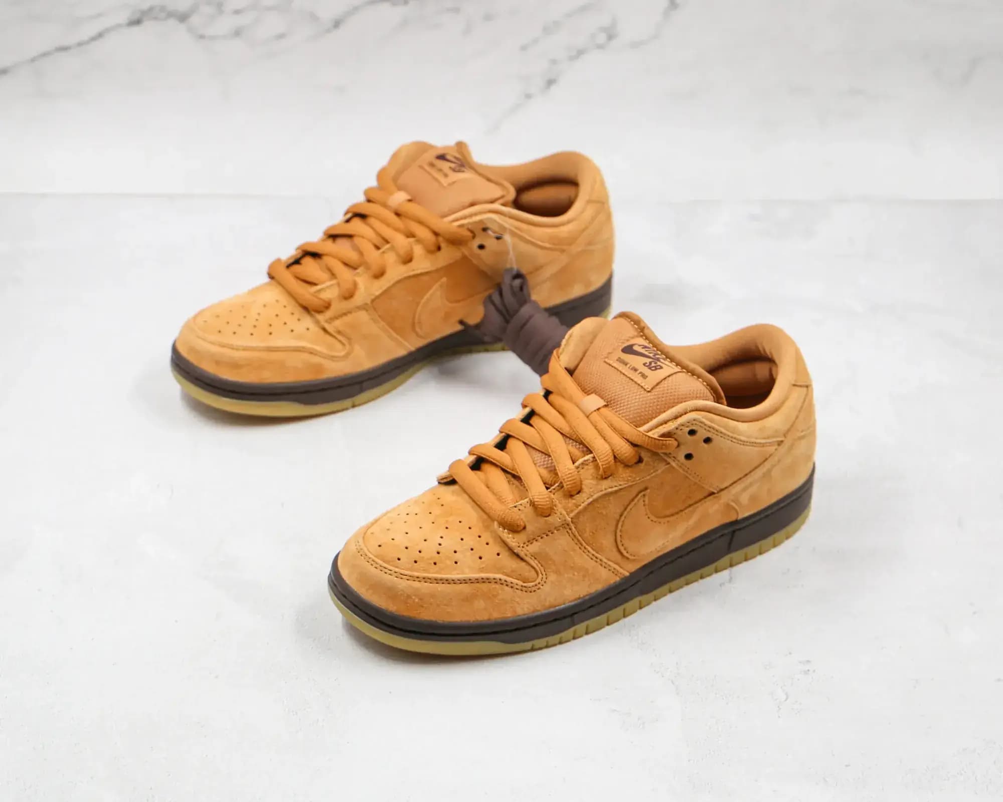 Nike Dunk Low — Mocha wheat