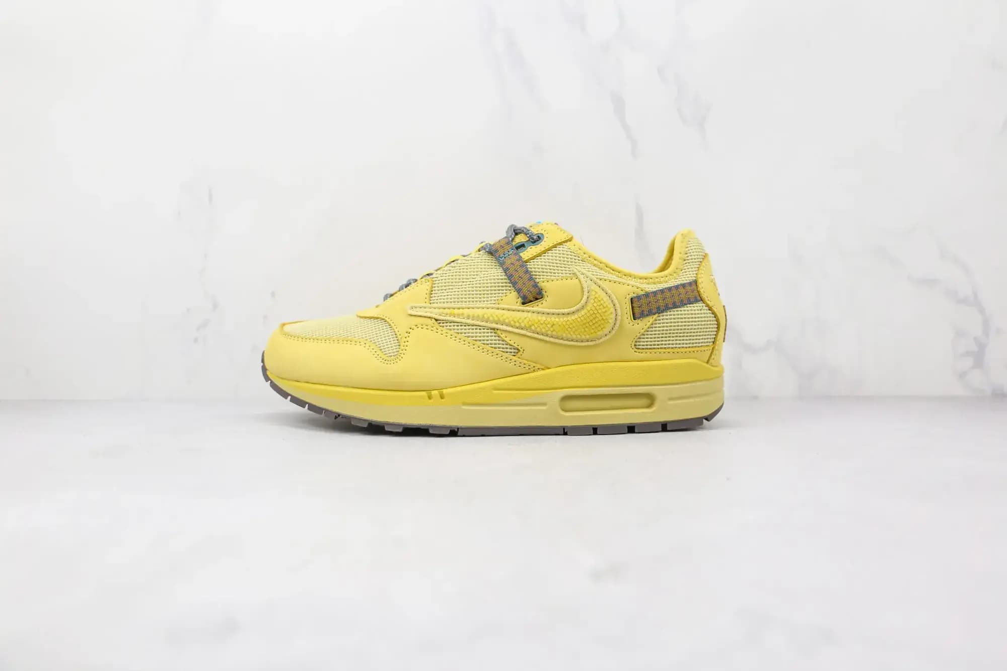 Nike Travis Scott x Nike Air Max 1 Cactus Jack — Yellow