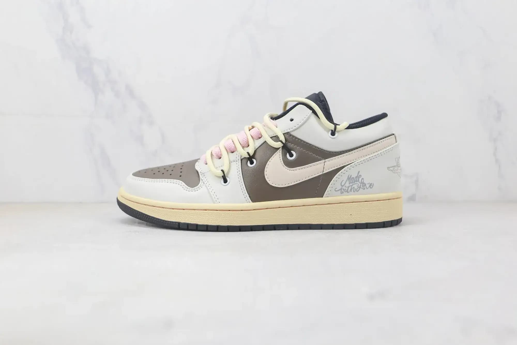 Jordan Nike Air Jordan 1 Low Laces — Pink