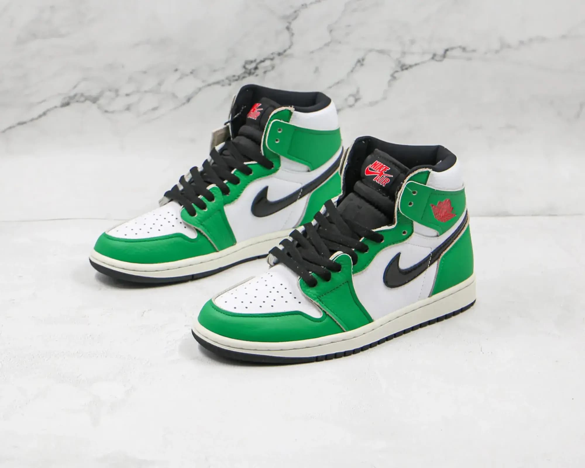 Nike AJ1 high top — white green
