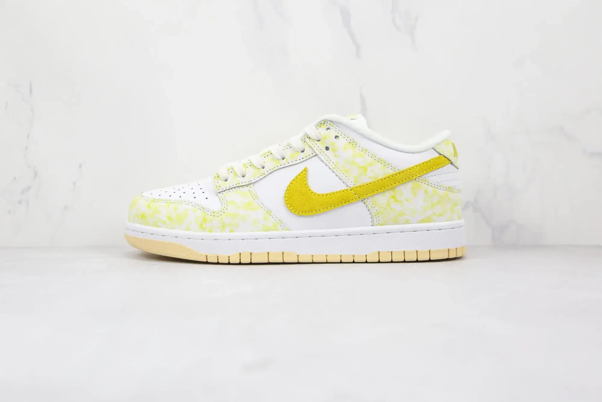 Nike Dunk Low — Yellow Strike