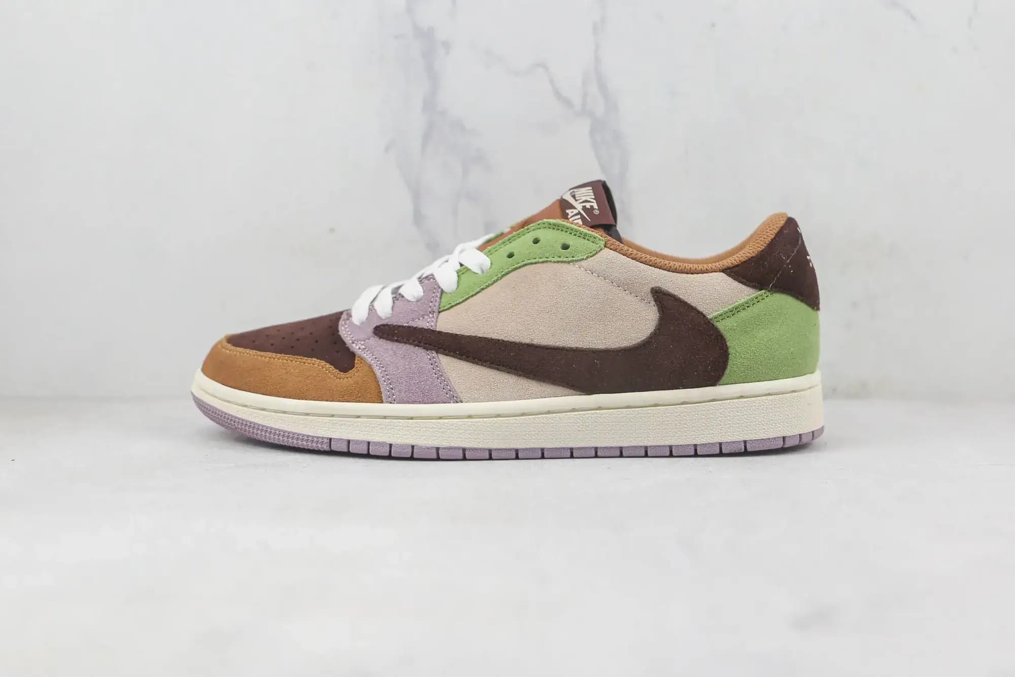 Jordan Nike Air Jordan 1 Low — Taupe green stitching