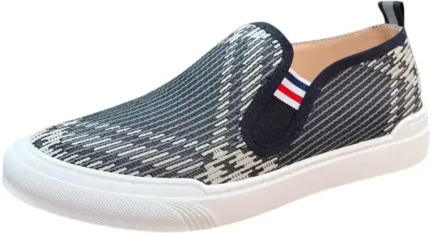 Burberry Slip-On Sneakers Distinctive — Black White