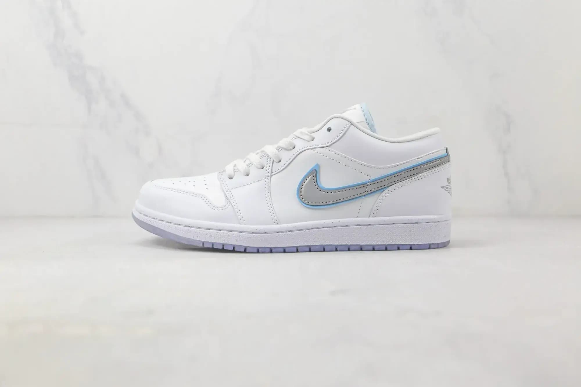 Jordan Nike Air Jordan 1 Low SE Dare to Fly