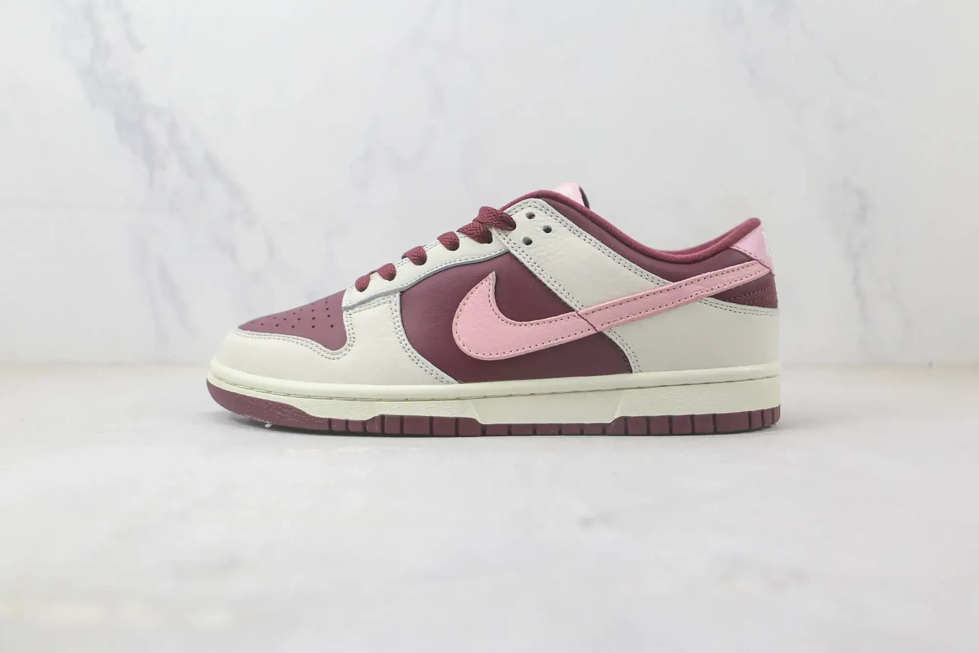 Nike Dunk Low Valentine s Day