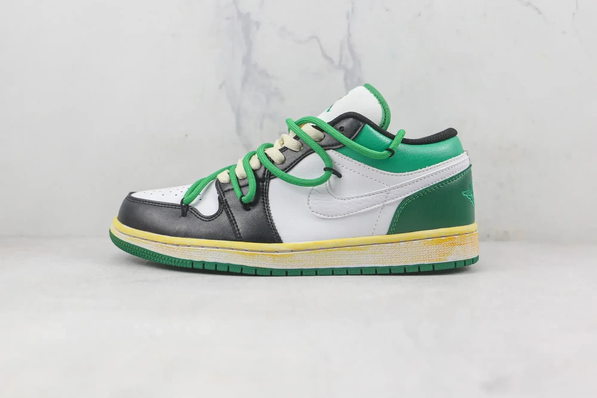 Jordan Nike Air Jordan 1 Low — White Lucky Green