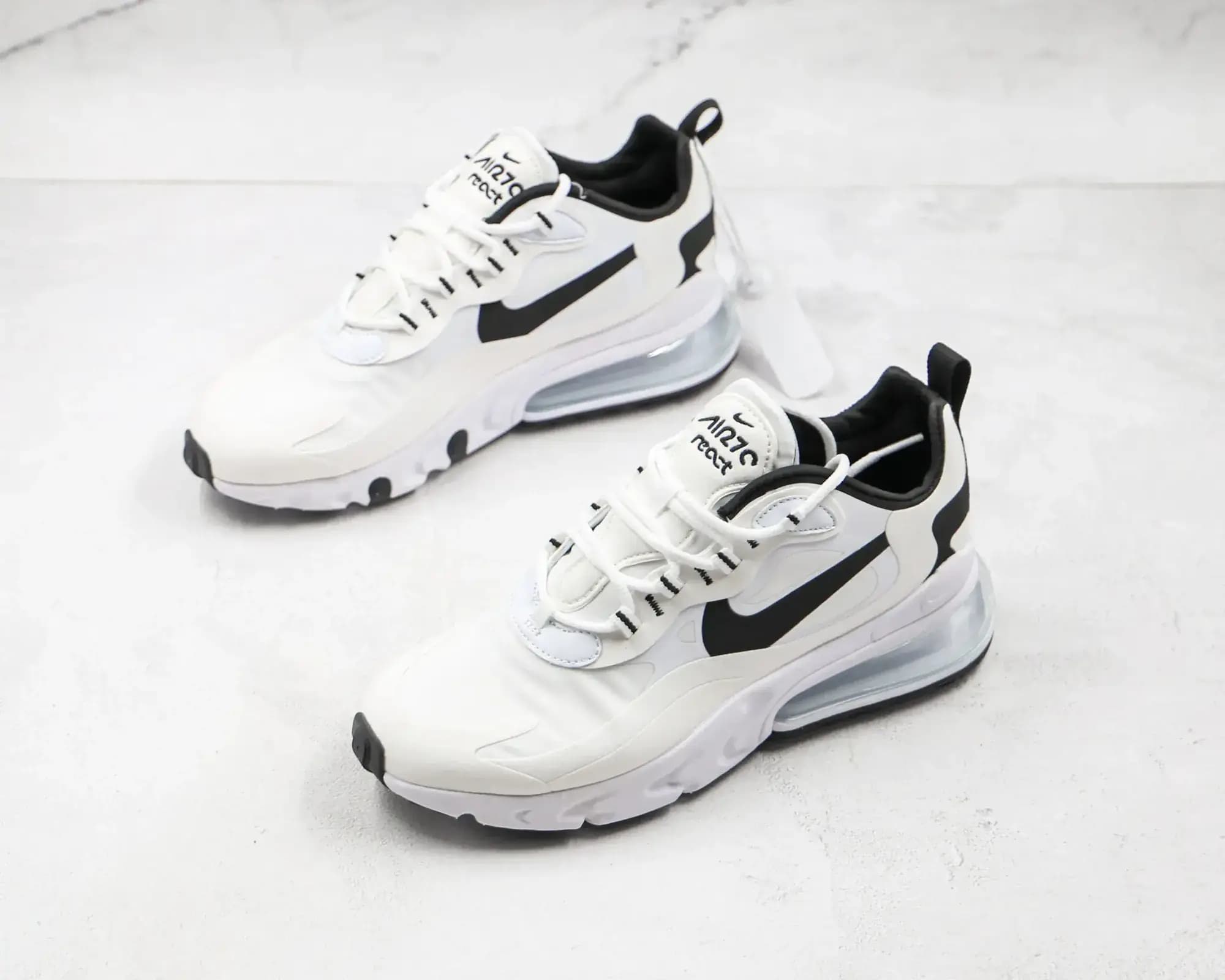 Nike 270 react — white and black