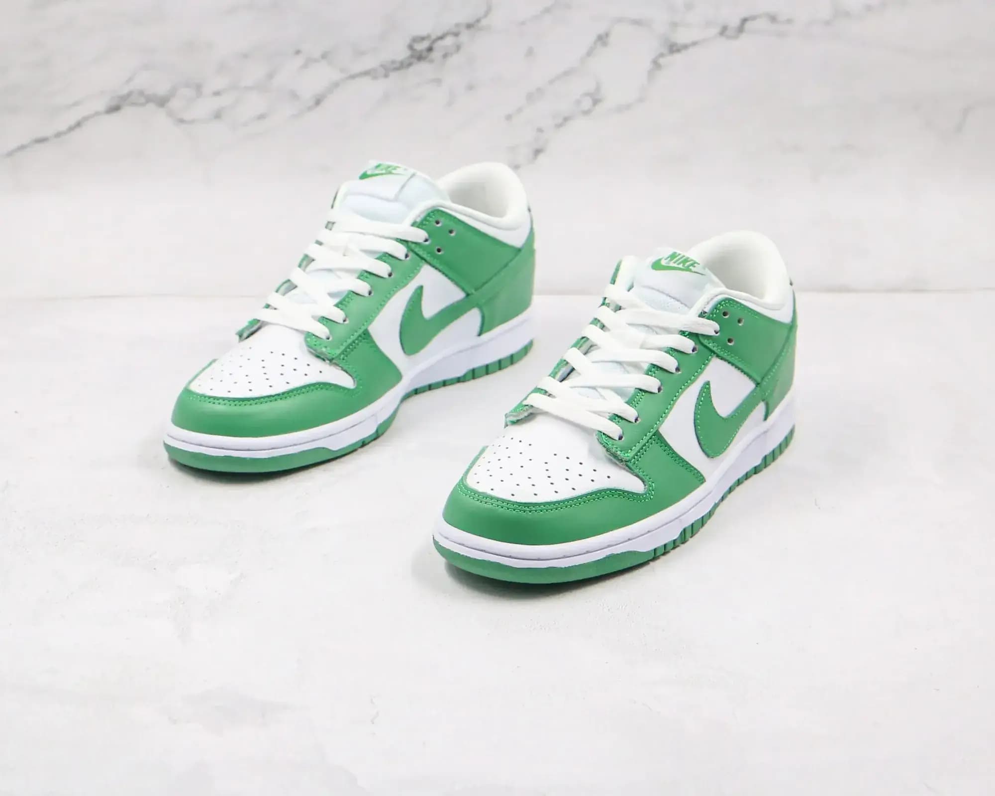 Nike Dunk Low — Green White