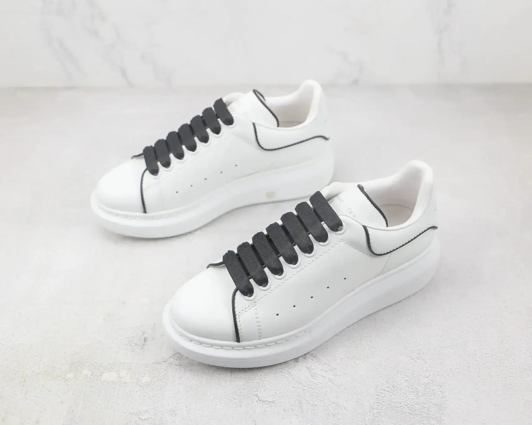 Alexander McQueen — Produktbild