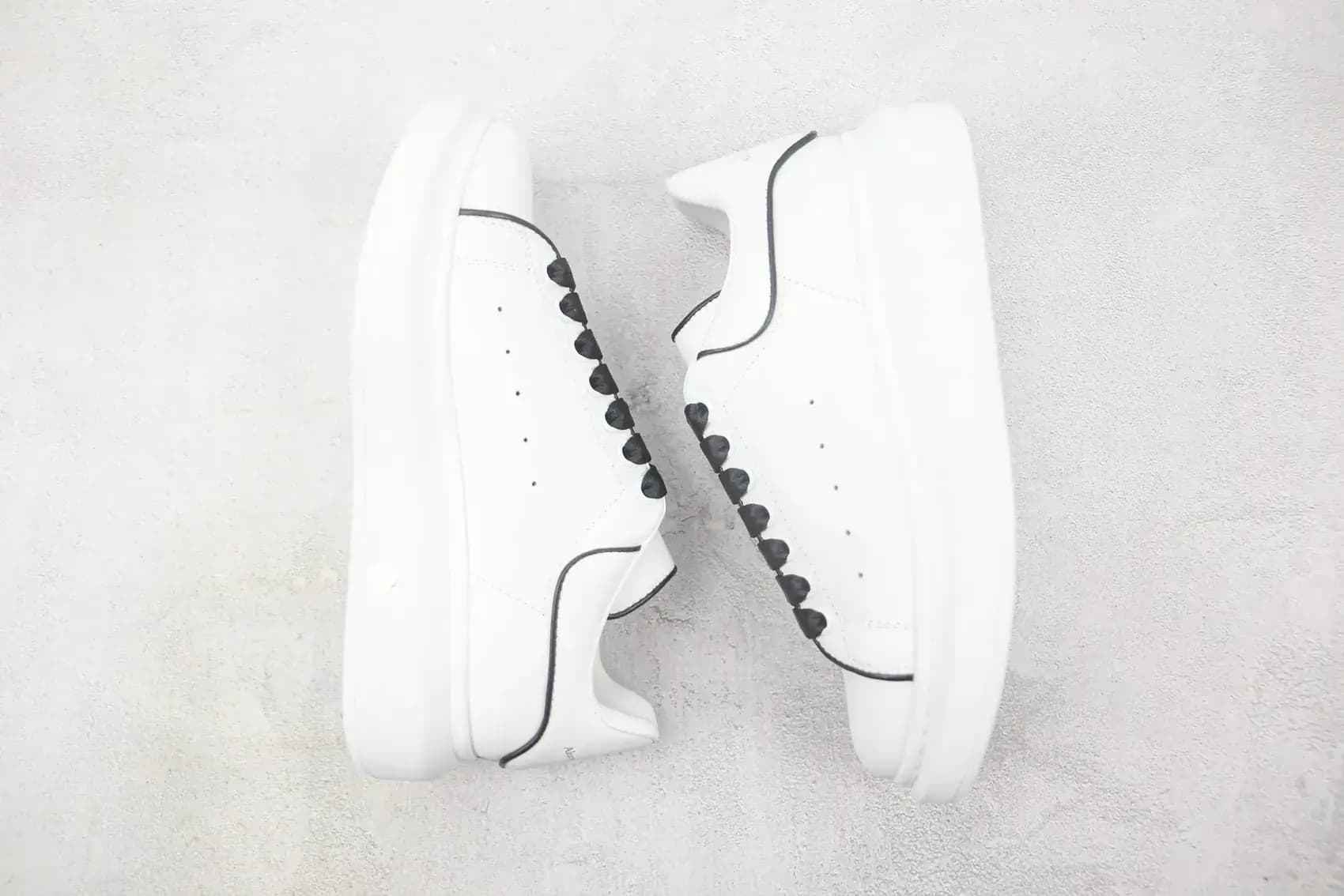 Alexander McQueen — Produktbild
