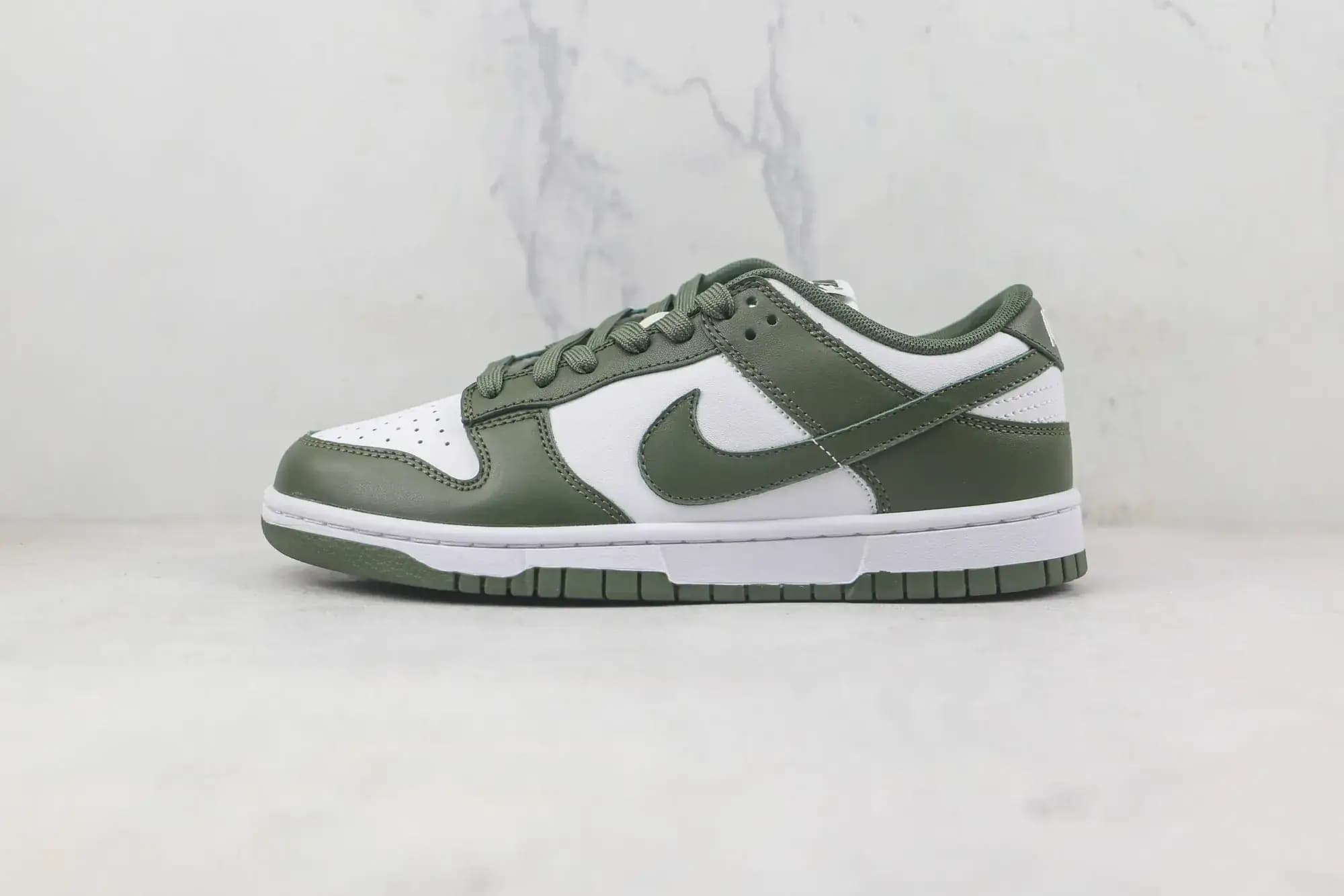 Nike Dunk Low Medium — Olive