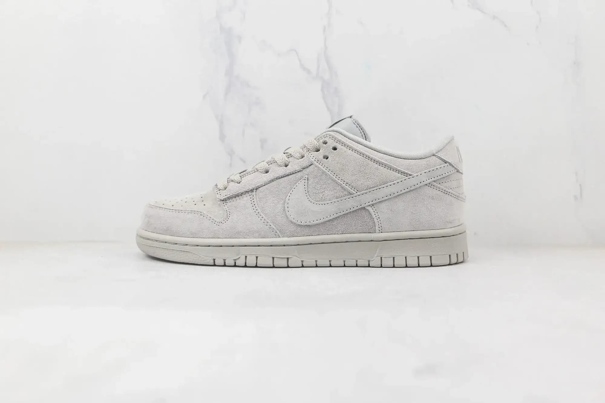 Nike SB Dunk Low Suede — grey