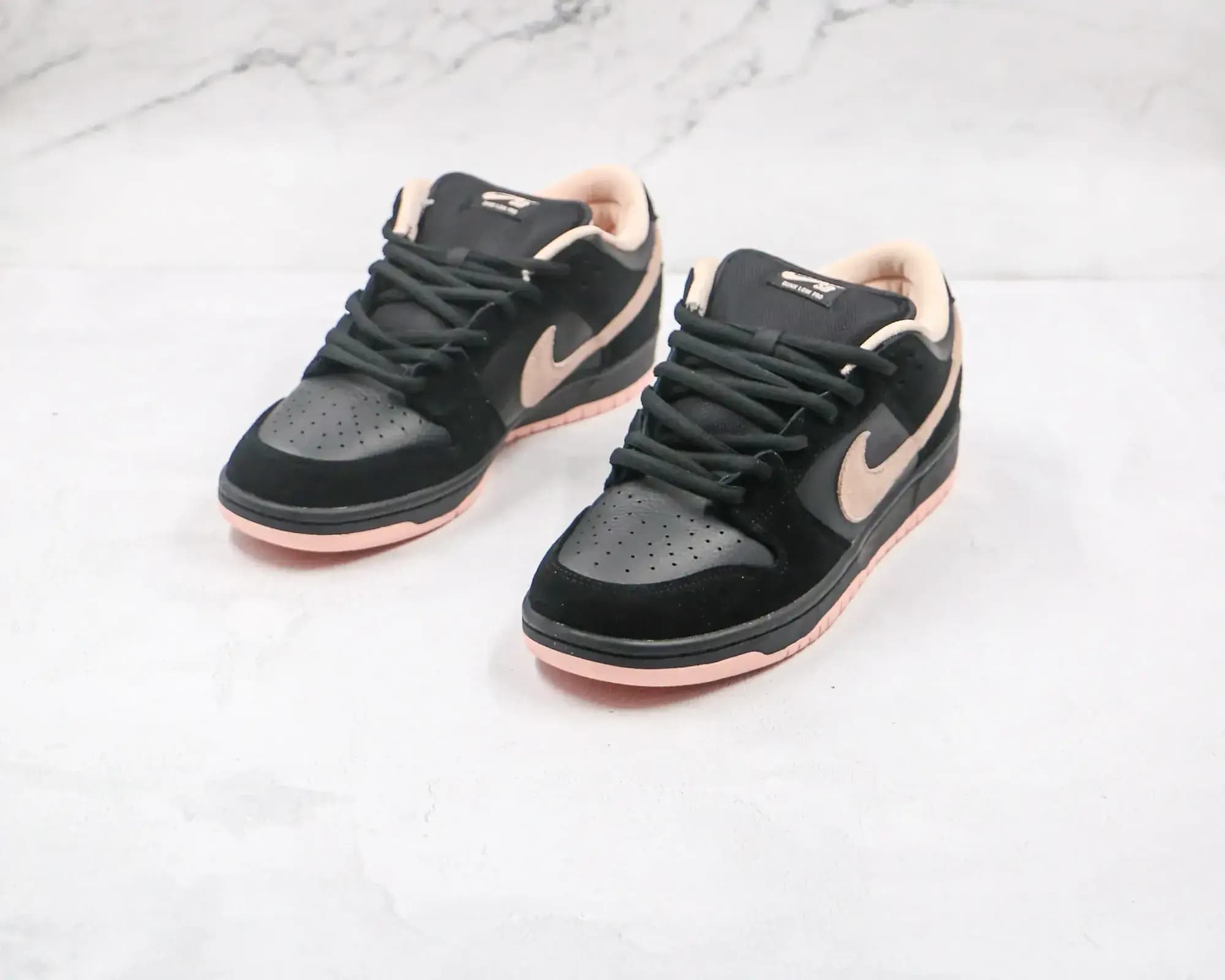 Nike SB Dunk Low — Black Pink