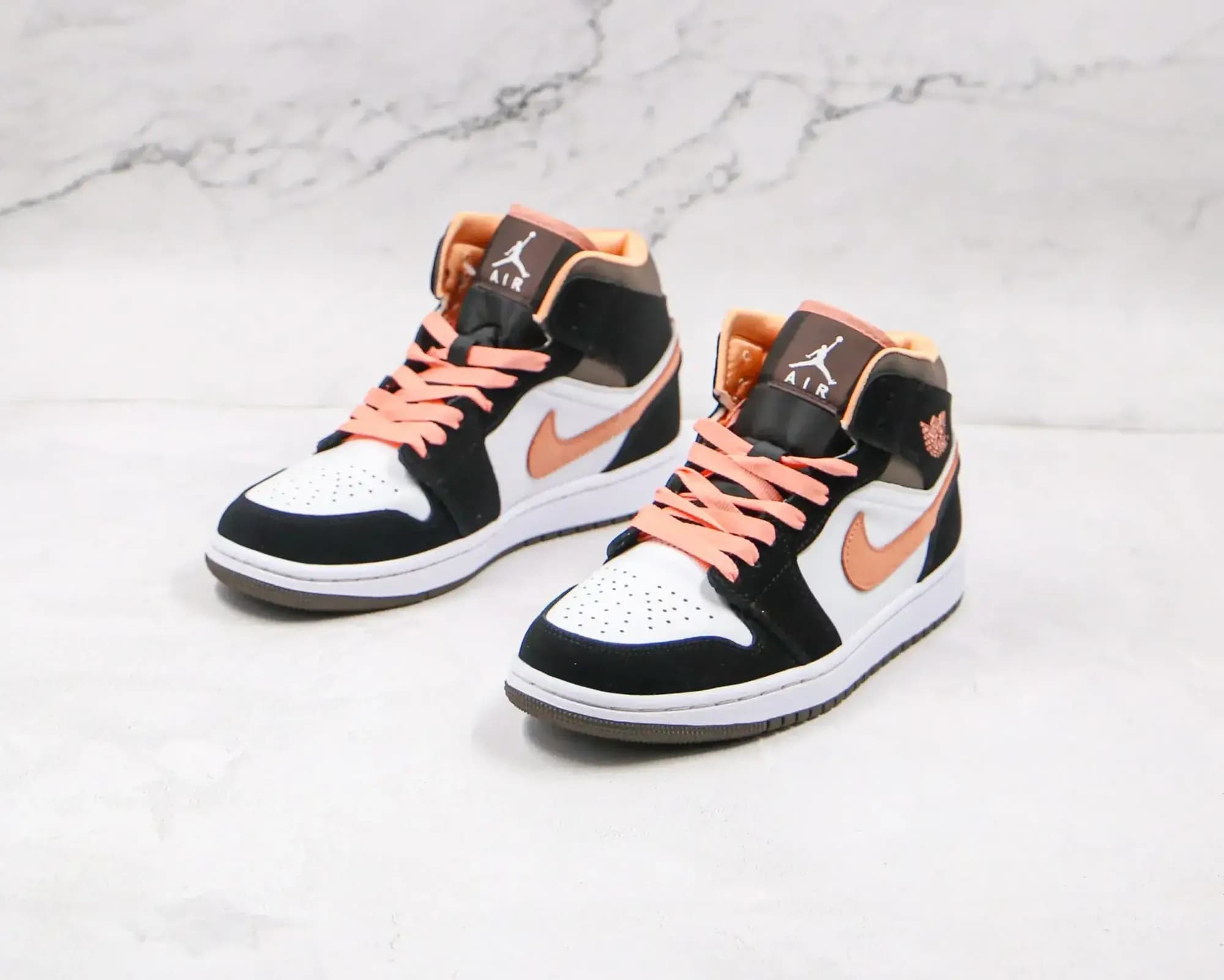 Jordan NIKE Air Jordan 1 Mid — Peach Mocha