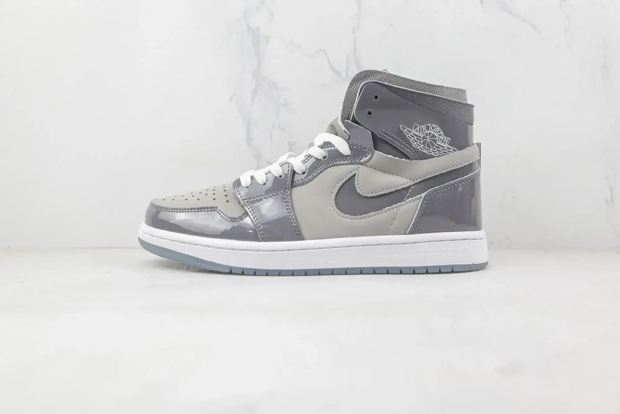 Jordan Nike Air Jordan 1 — Grey White