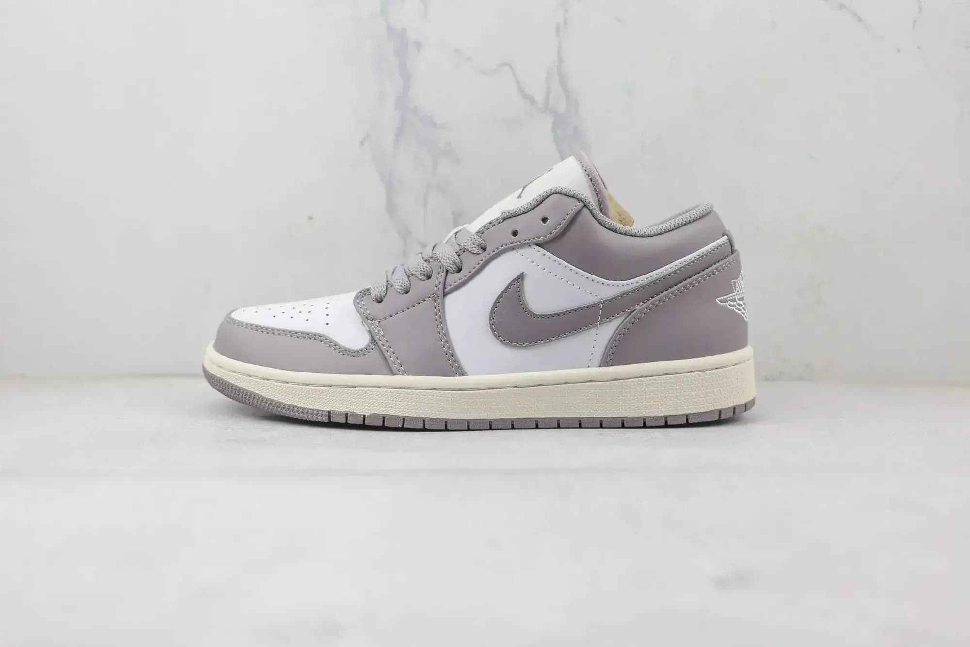 Jordan Nike Air Jordan 1 Low Vintage — Grey