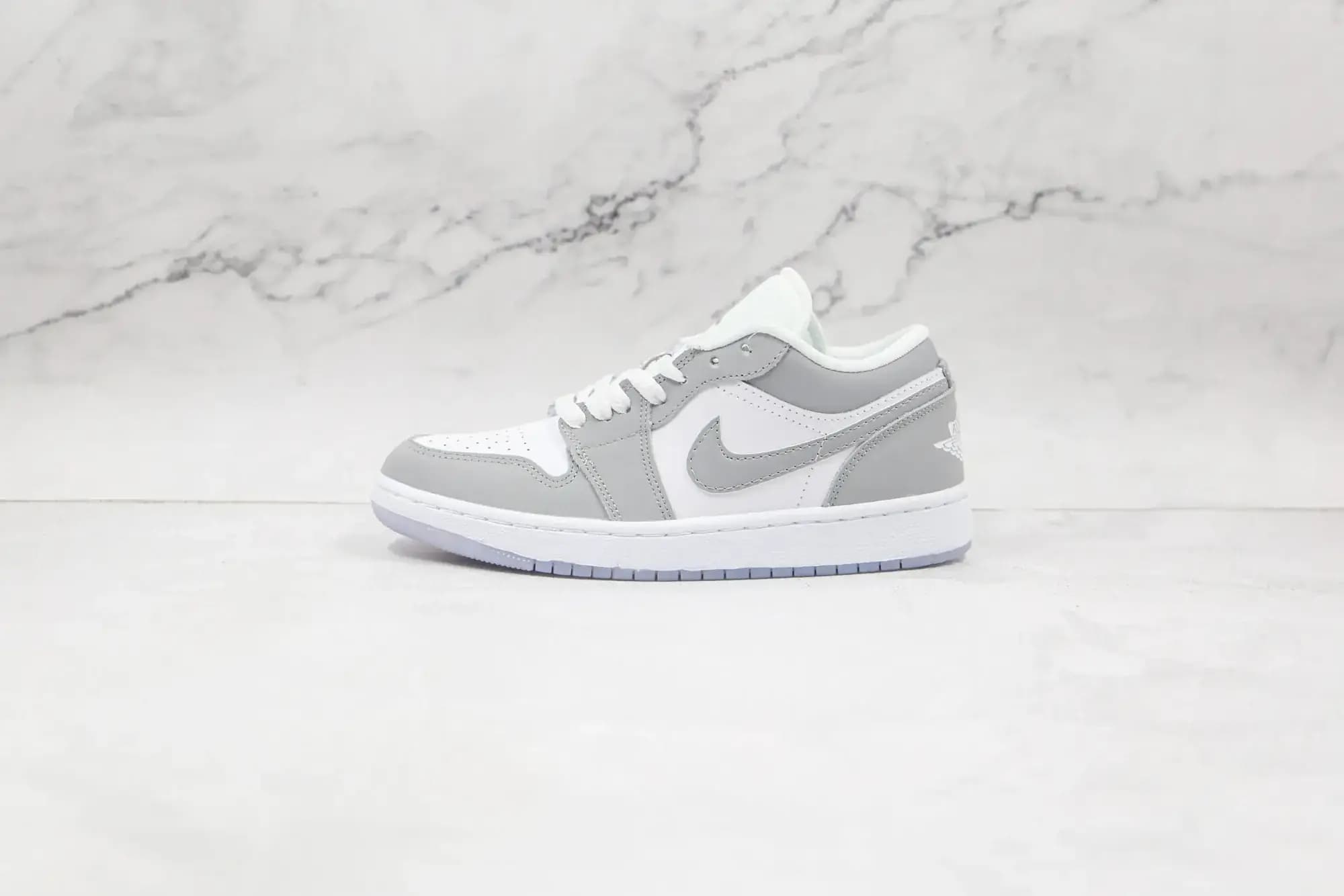 Jordan NIKE Air Jordan 1 Low Wolf — Grey