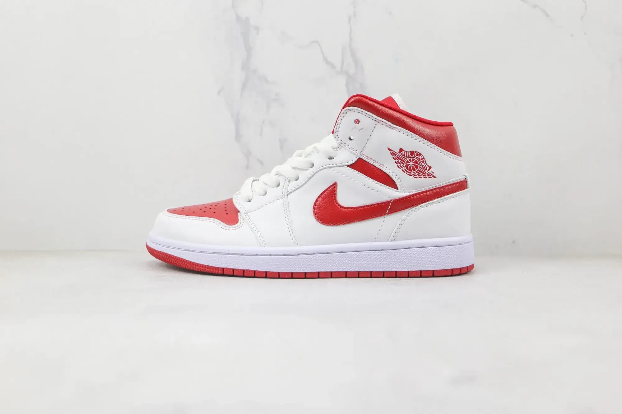 Jordan Nike Air Jordan 1 High OG — White Red