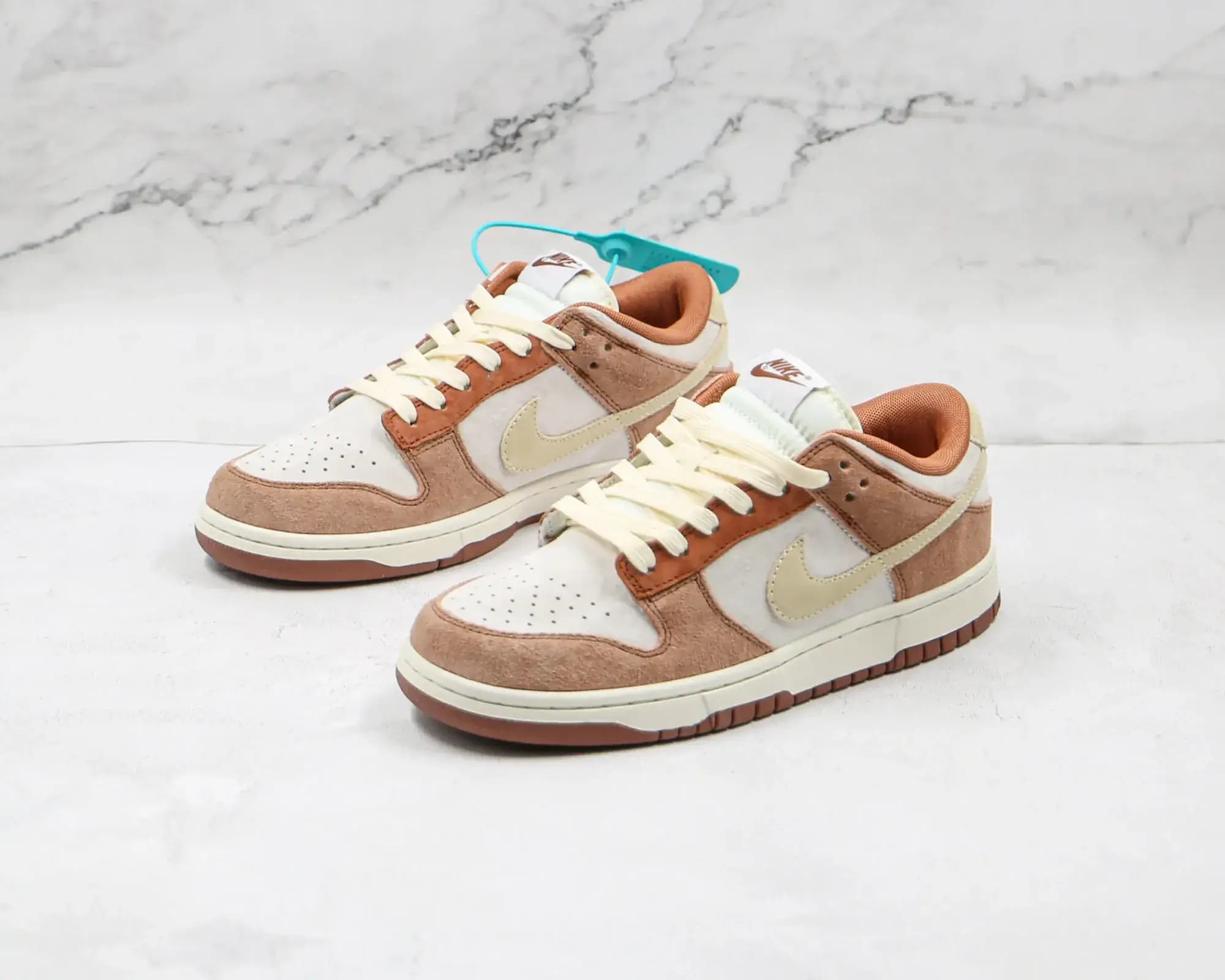 Nike Dunk Low PRM Medium Curry