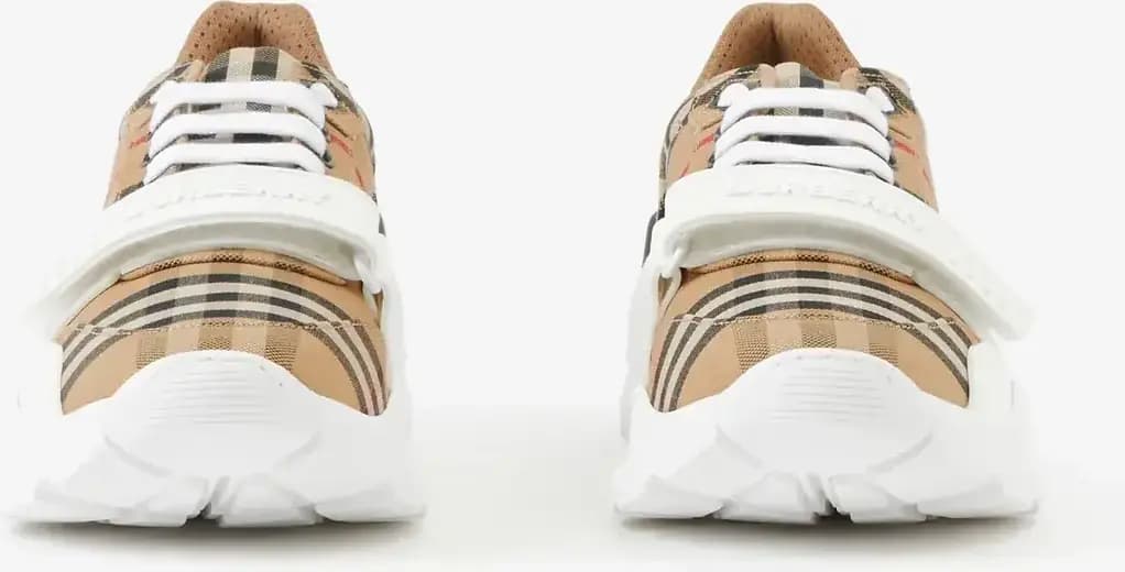 Burberry — Produktbild
