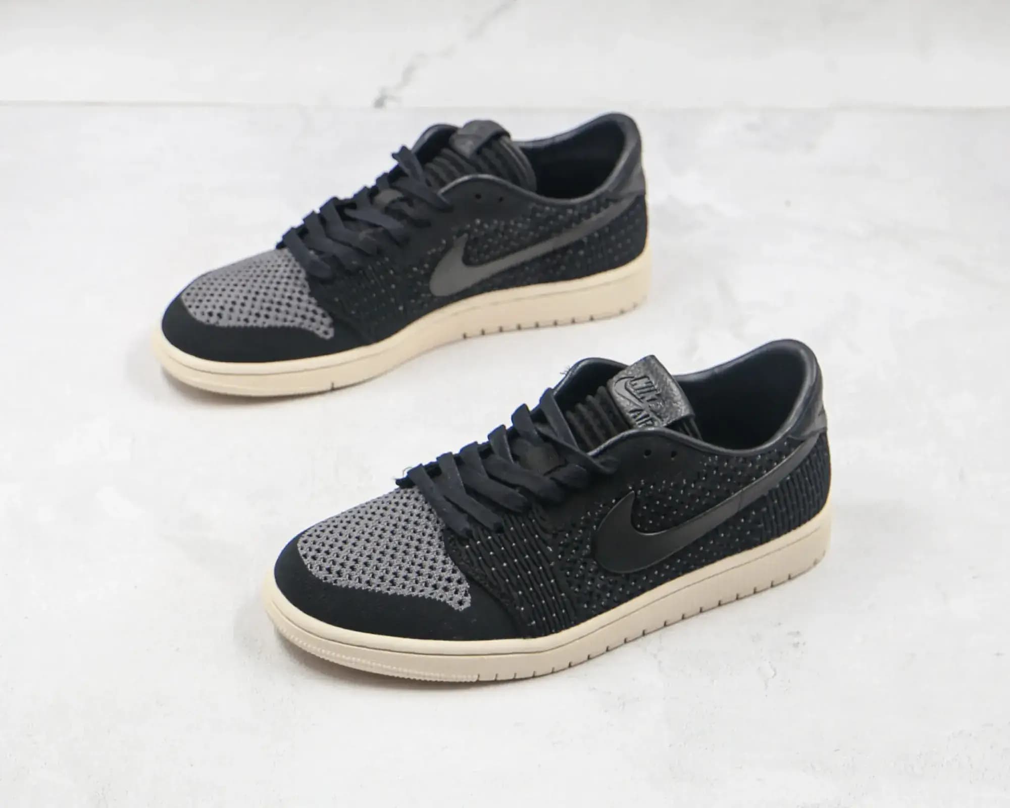 Jordan NIKE Air Jordan 1 Low — Black knitting