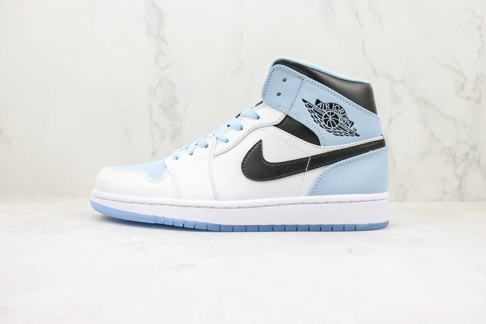 Jordan Nike Air Jordan 1 Mid SE — Ice Blue