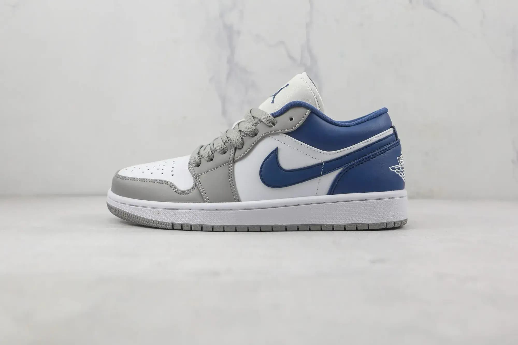 Jordan Nike Air Jordan 1 Low — Blue Heel