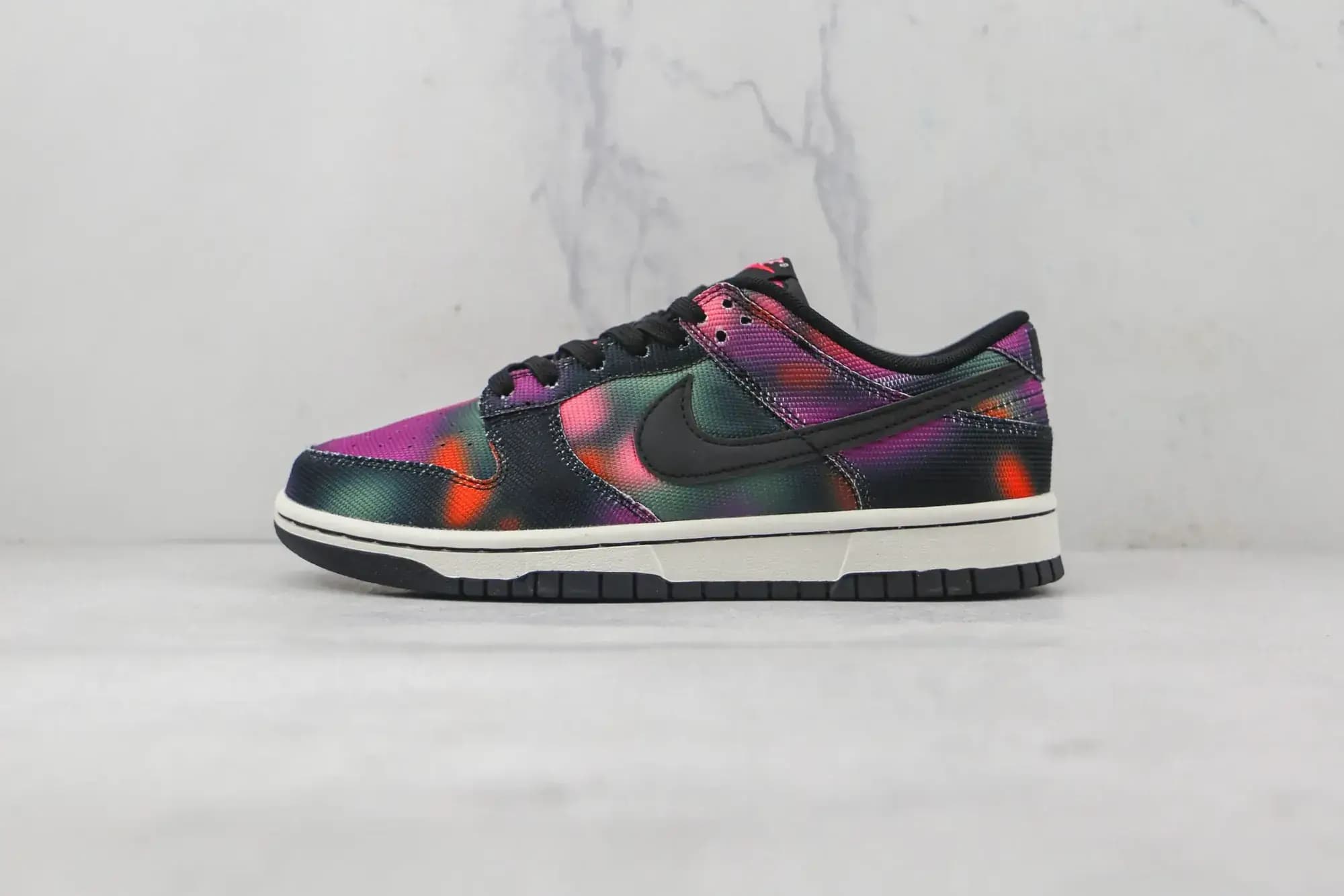 Nike Dunk Low Graffiti