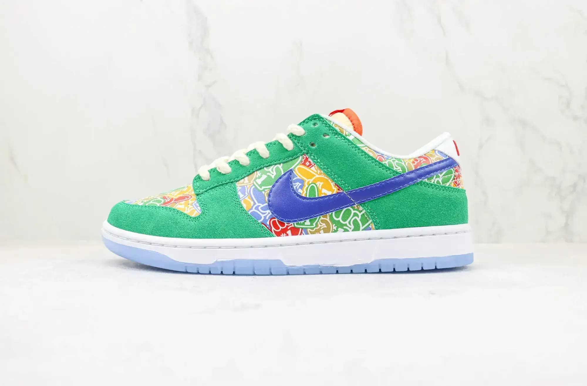 Nike SB Dunk Low Foam Finger