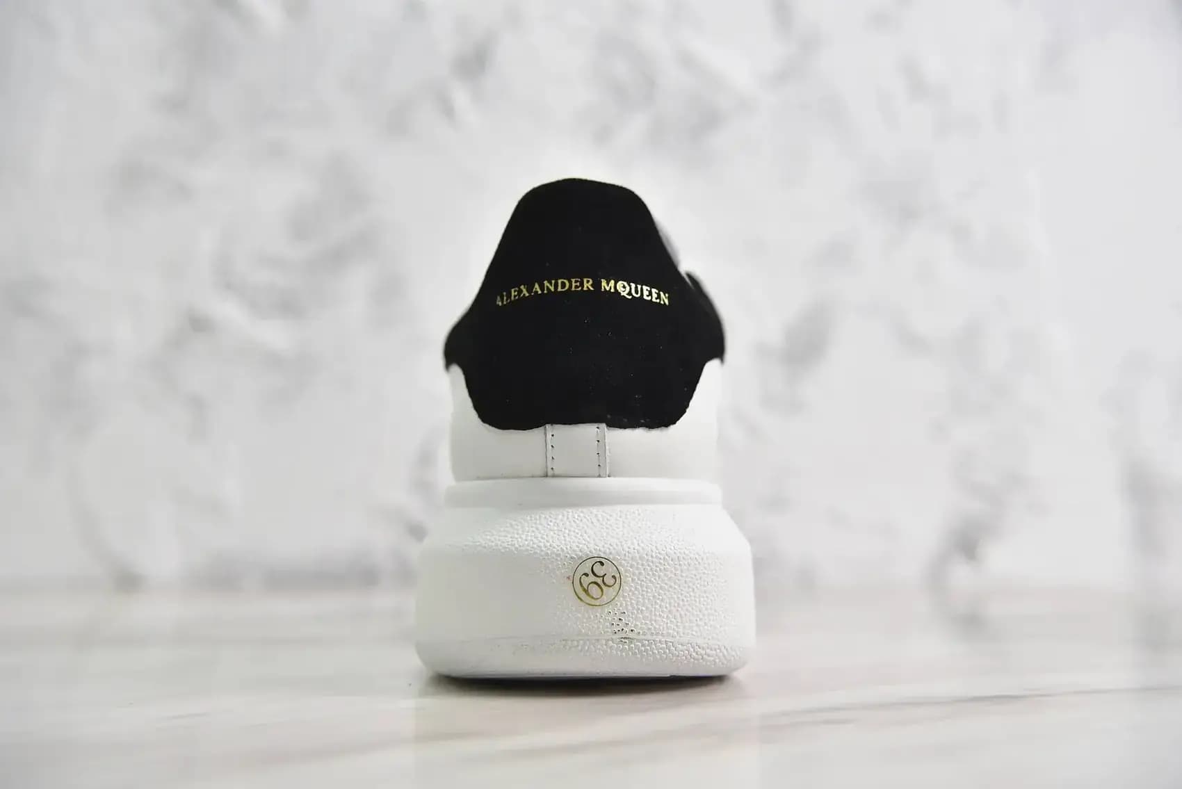 Alexander McQueen — Produktbild