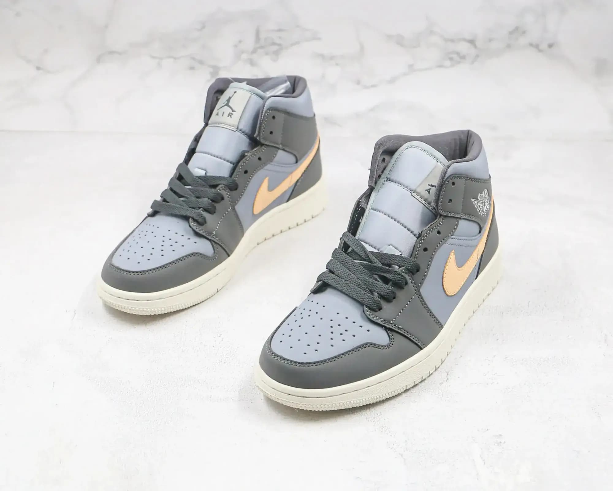 Jordan NIKE Air jordan 1 Mid — grey mesh