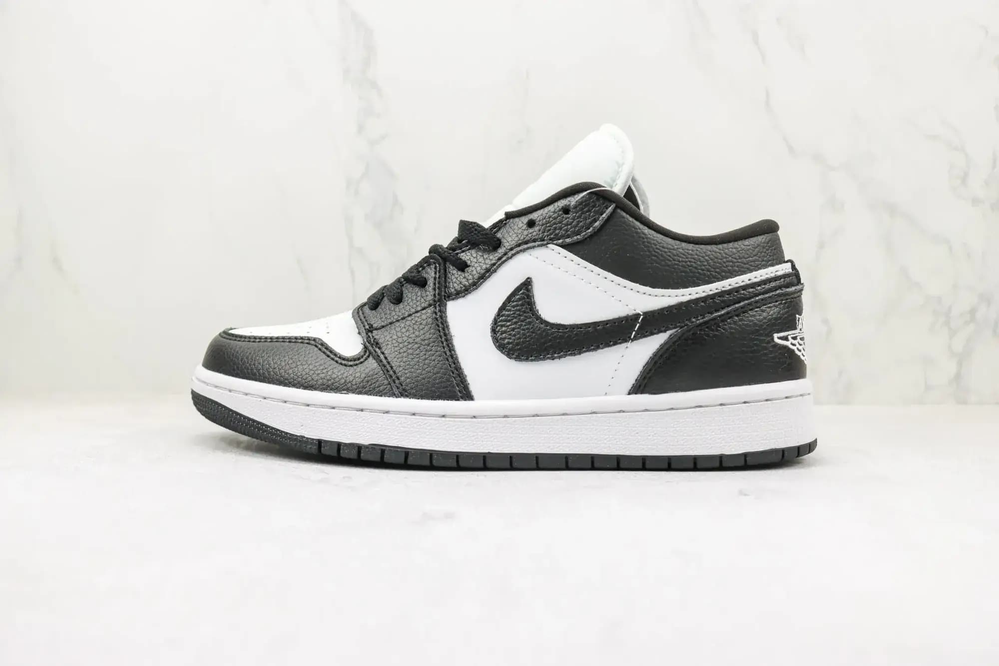 Jordan Nike Air Jordan 1 Low — Panda