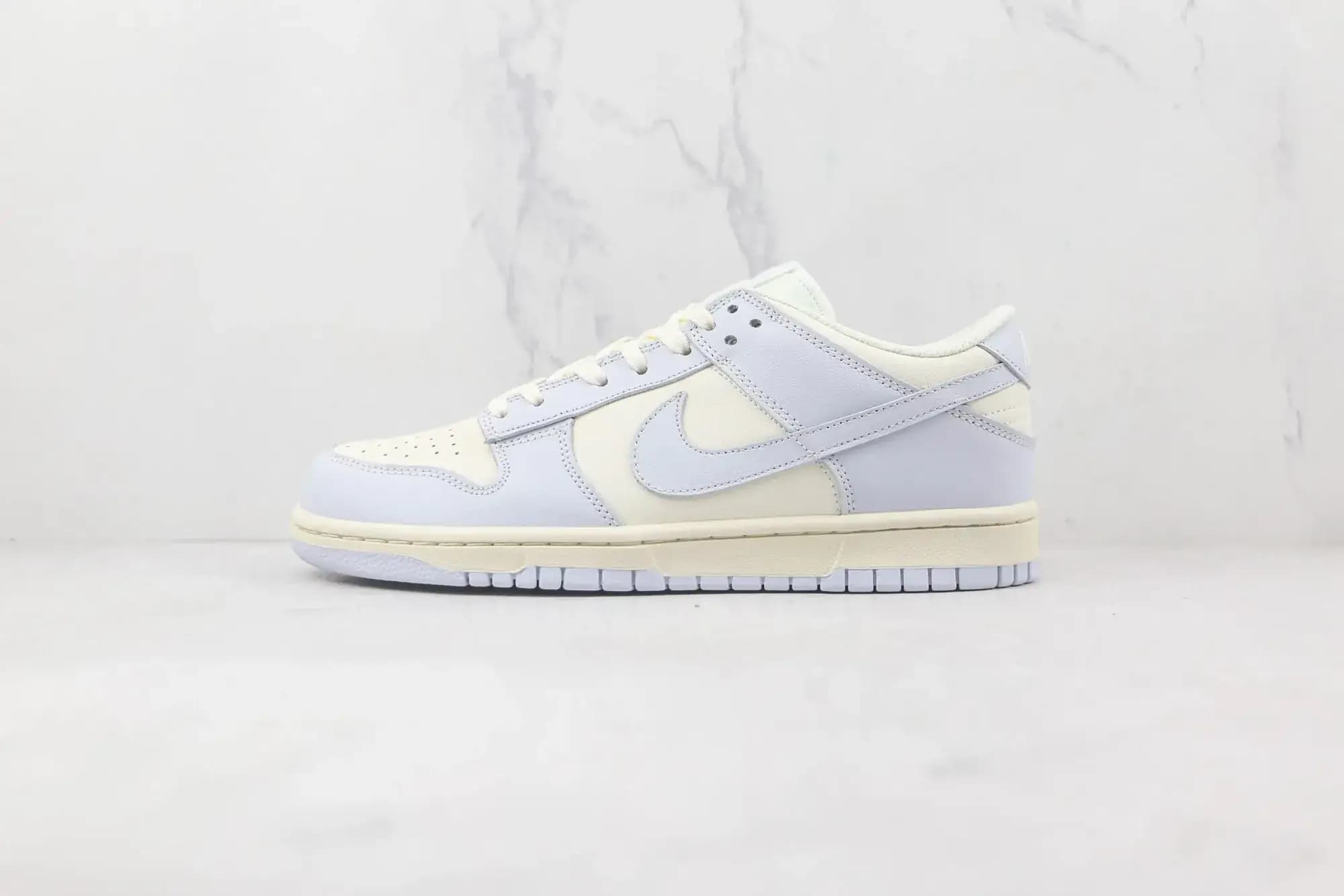 Nike SB Dunk Low — lavender