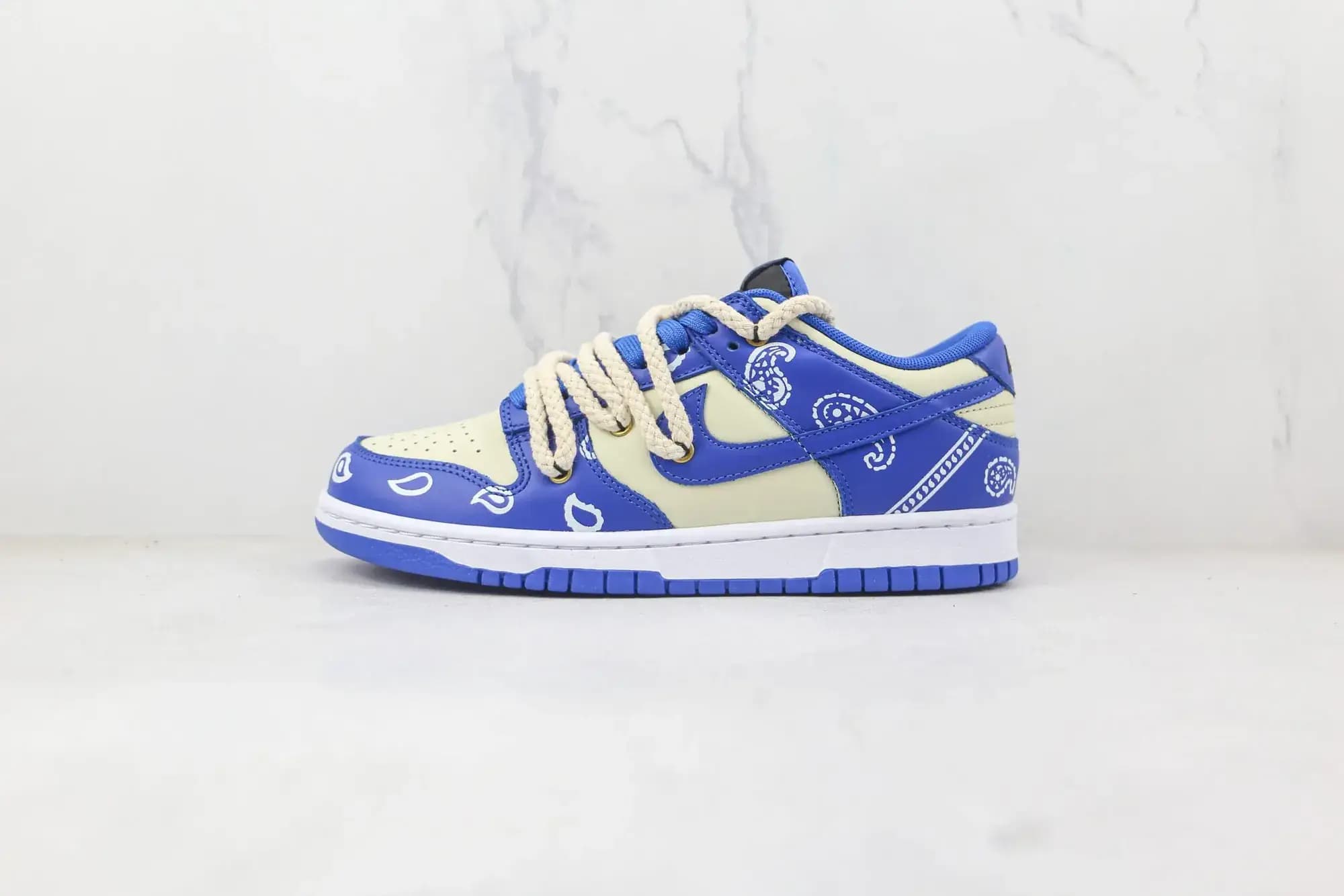 Nike SB Dunk Low Retro